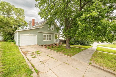 429 W 5th St, Concordia, KS 66901 - photo 2