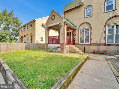 291 N Wycombe Ave, Lansdowne, PA 19050 - photo 2