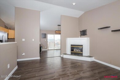 04-1130 W Auklet Ave-4