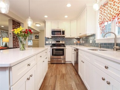 13 Lucas Ave, Newport, RI 02840 - photo 4