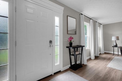 7-web-or-mls-198-w-hull-dr