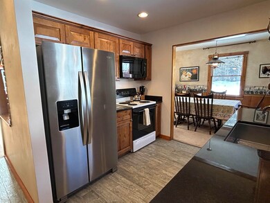 147 Davis Rd, Ludlow, VT 05149 - photo 5