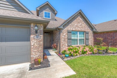 10422 S 230th Ave, Broken Arrow, OK 74014 - photo 3