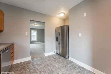 334 Hartford Ave, Des Moines, IA 50315 - photo 6