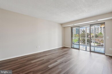 The Magnolias at Lansdowne Woods unit 208, Leesburg, VA 20176 - photo 5