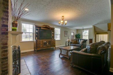 808 S Brittain St, Shelbyville, TN 37160 - photo 5