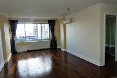 LR/DR large window overlooking city