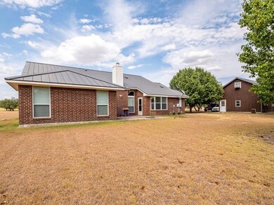 512 W Woodcreek Ct, Granbury, TX 76049 - photo 7