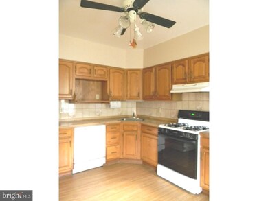 1305 E 12th St, Crum Lynne, PA 19022 - photo 7