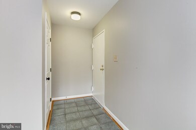 8852 Spiral Cut unit M, Columbia, MD 21045 - photo 3