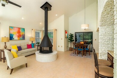 13902 Bardmoor Place unit B, Tampa, FL 33618 - photo 3