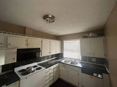 711 Crawford St, Tylertown, MS 39667 - photo 3