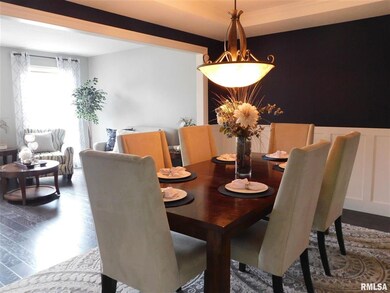 1419 W 51st St, Davenport, IA 52806 - photo 3