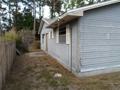 520 E Caroline St, Tavares, FL 32778 - photo 4