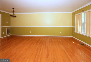 6826 Amber Hill Ct, District Heights, MD 20747 - photo 5