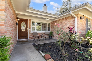 6335 Waltway Dr, Houston, TX 77008 - photo 2