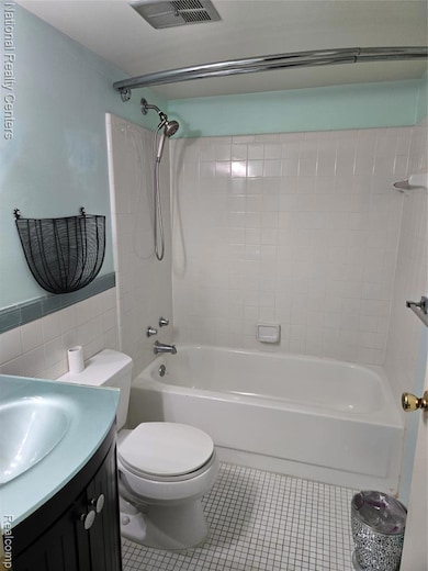 27354 Evergreen Rd unit 25, Lathrup Village, MI 48076 - photo 4