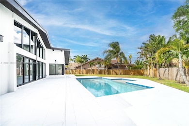 842 W Coco Plum Cir, Plantation, FL 33324 - photo 2