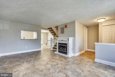 1524 Autumn Ridge Cir, Reston, VA 20194 - photo 5