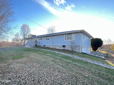 229 Clint St, Kingsport, TN 37660 - photo 7