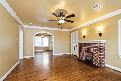 604 Sue St, Houston, TX 77009 - photo 4