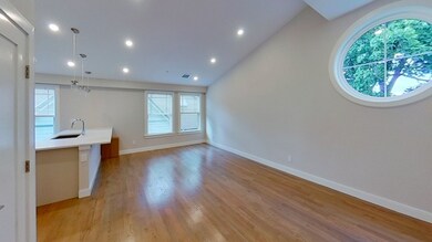 9 Mansfield St unit 5, Allston, MA 02134 - photo 4