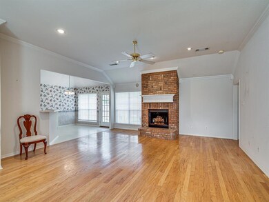 324 Chantilly Ct, Hurst, TX 76054 - photo 7