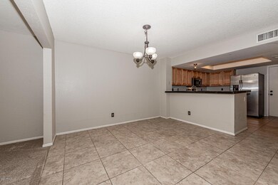 1709 N Apache Dr-10