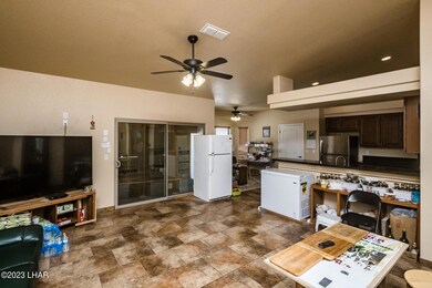 116WayfarerLnReshoot_02