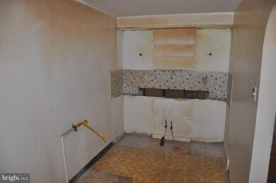 1108 Oakwood Dr, Glenolden, PA 19036 - photo 7