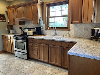 703 W Devoe St, Creston, IA 50801 - photo 7