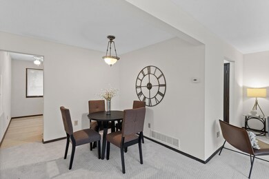 2355 Dorland Place E unit 94, Saint Paul, MN 55119 - photo 2