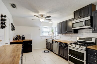 2339 Greenglade Ln, Spring, TX 77386 - photo 3