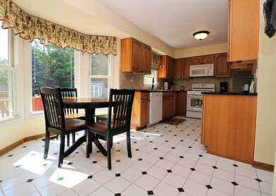 613 Sandpiper Ct, Algonquin, IL 60102 - photo 5