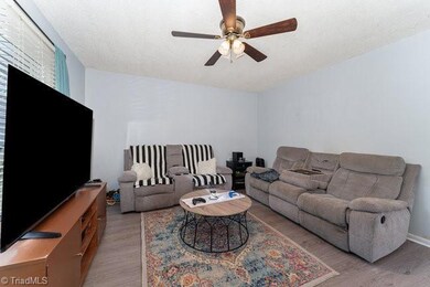 1433 Oakland Ave, Asheboro, NC 27203 - photo 3