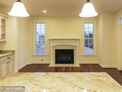10695 Yorktown Ct, Fairfax, VA 22030 - photo 2