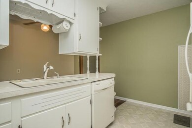 6721 Melrose Ln, Shawnee, KS 66203 - photo 5