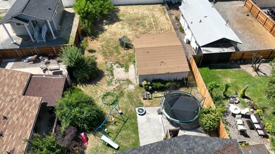 1505 SW I St, Grants Pass, OR 97526 - photo 3