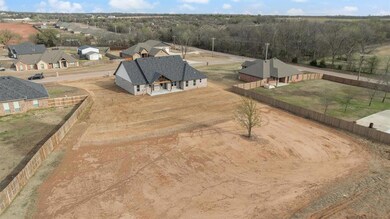 10638 Corbin Dr, Shawnee, OK 74804 - photo 3