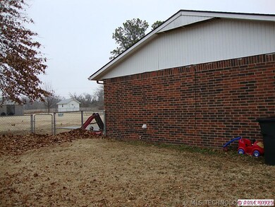 1005 W 5th St, Beggs, OK 74421 - photo 4