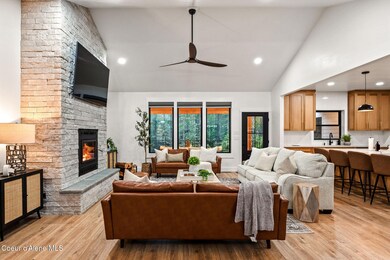 16-web-or-mls-SkyLight - Olivia-010