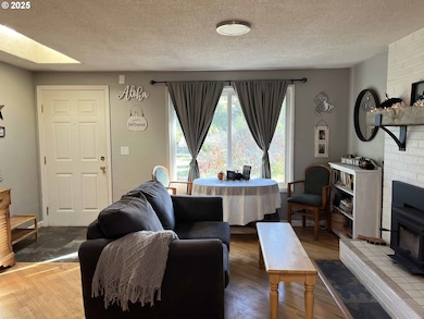 2045 19th St, Florence, OR 97439 - photo 7