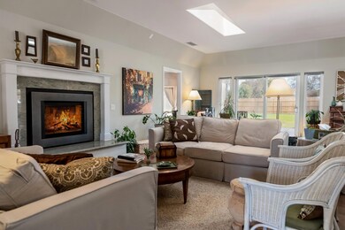 006_Gas fireplace
