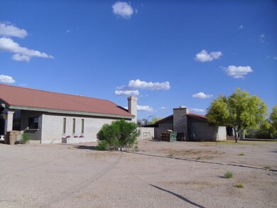 6711 E Dale Lane 024