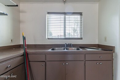 608 E Roger Rd, Tucson, AZ 85705 - photo 4