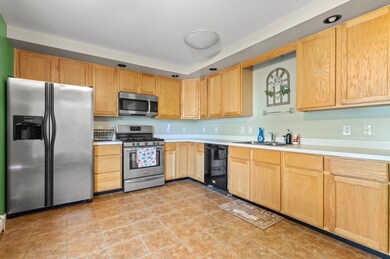 76 Case Ave unit 76, Seekonk, MA 02771 - photo 3