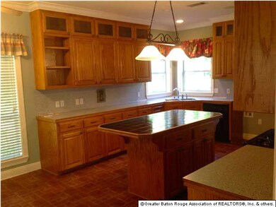 large kitchen with an island