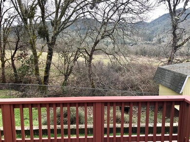 427 Nugget Dr, Rogue River, OR 97537 - photo 2