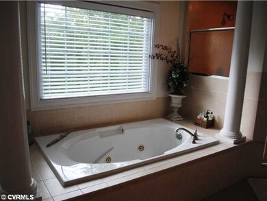 Master Bath - Huge master Bathroom - with Jetted s