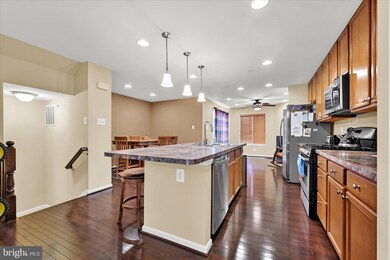 8445 Stansbury Lake Dr, Baltimore, MD 21222 - photo 4